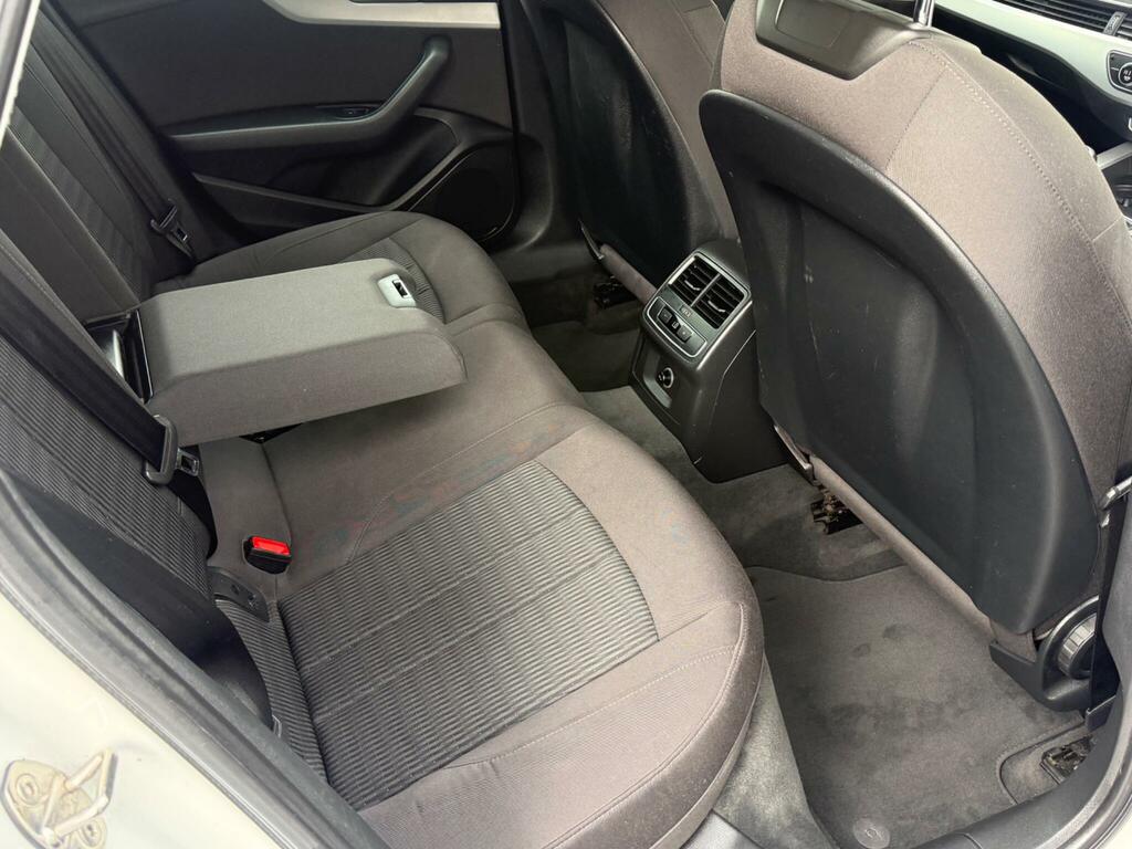Audi A4 Avant 2L Sport Black #34