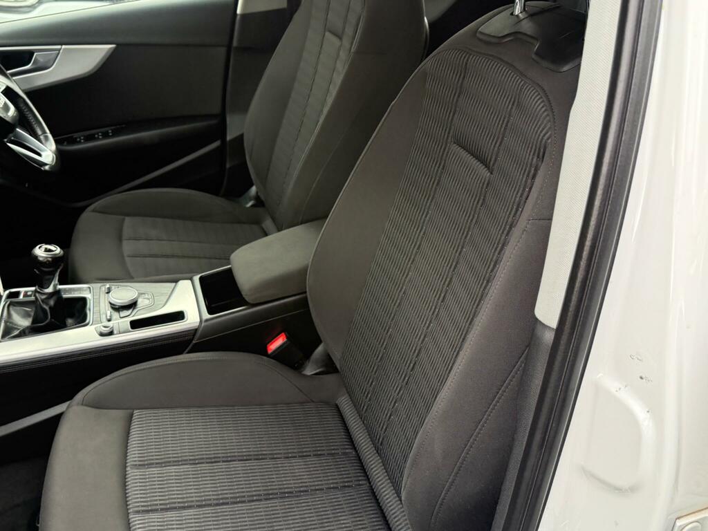 Audi A4 Avant 2L Sport Black #31
