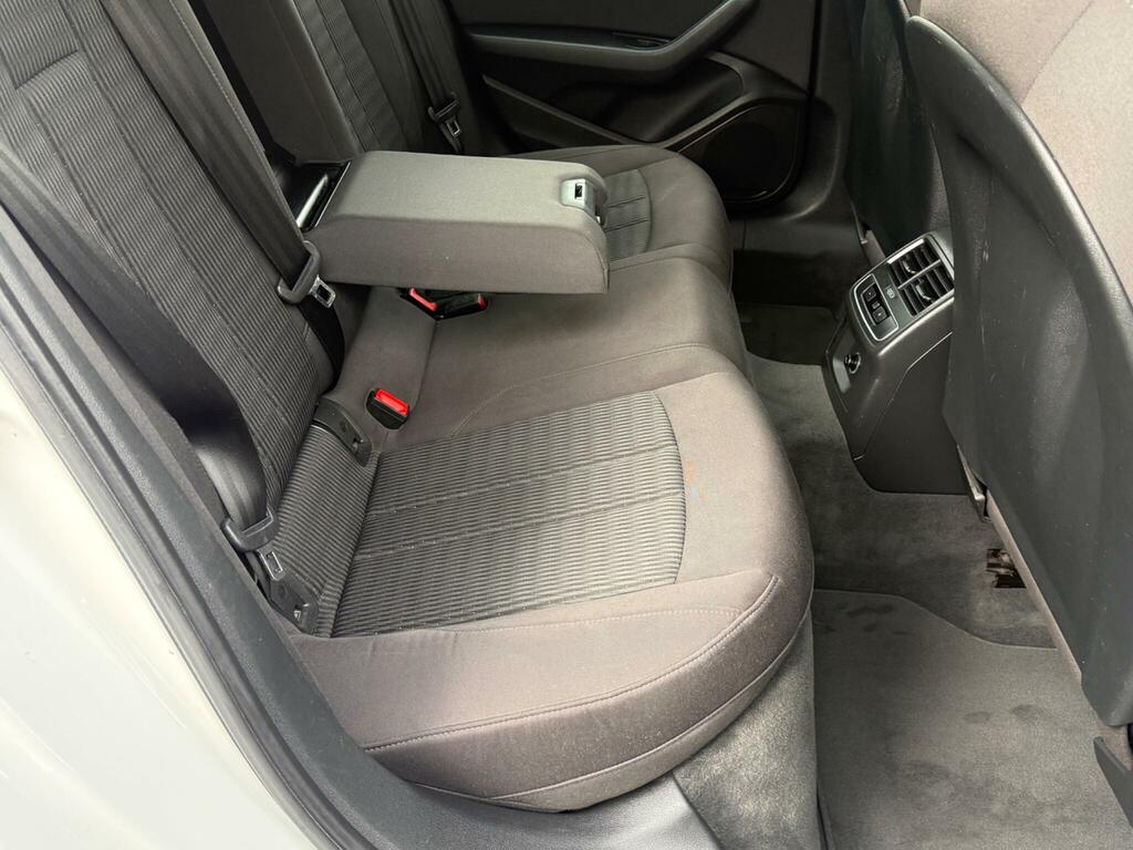 Audi A4 Avant 2L Sport Black #36