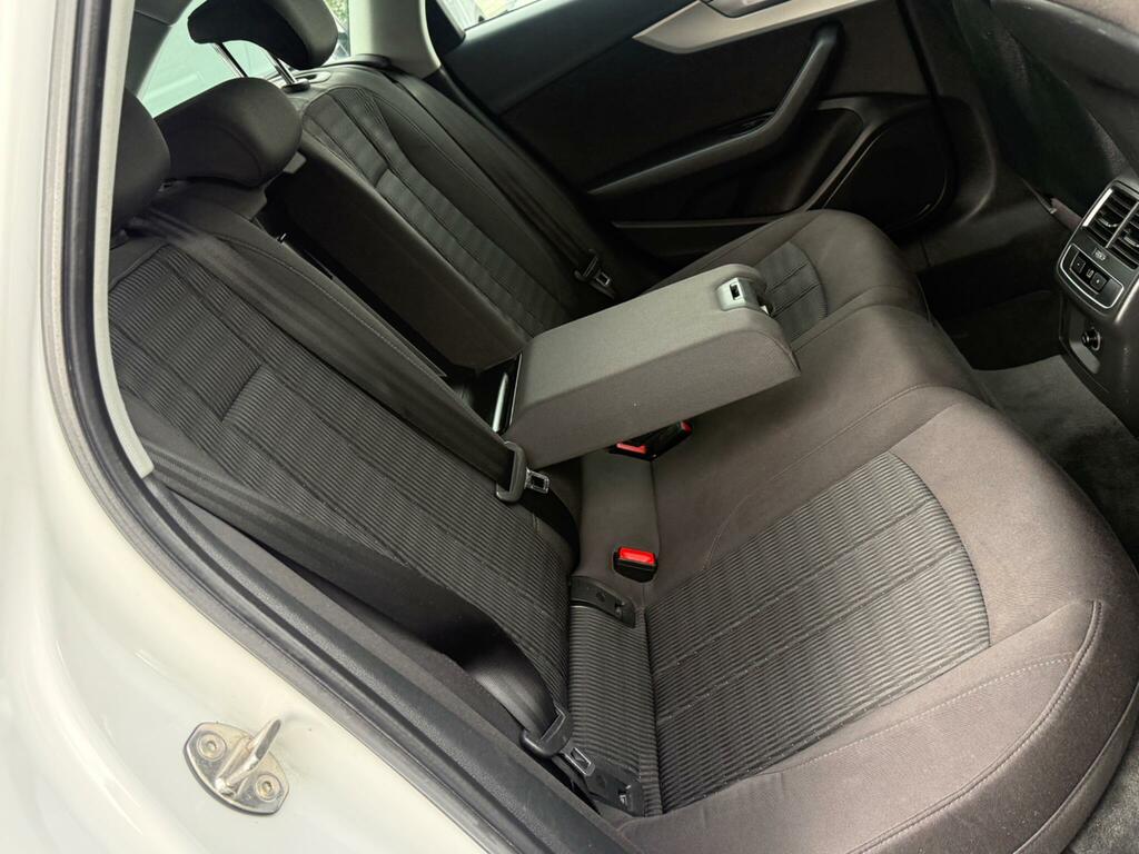 Audi A4 Avant 2L Sport Black #38