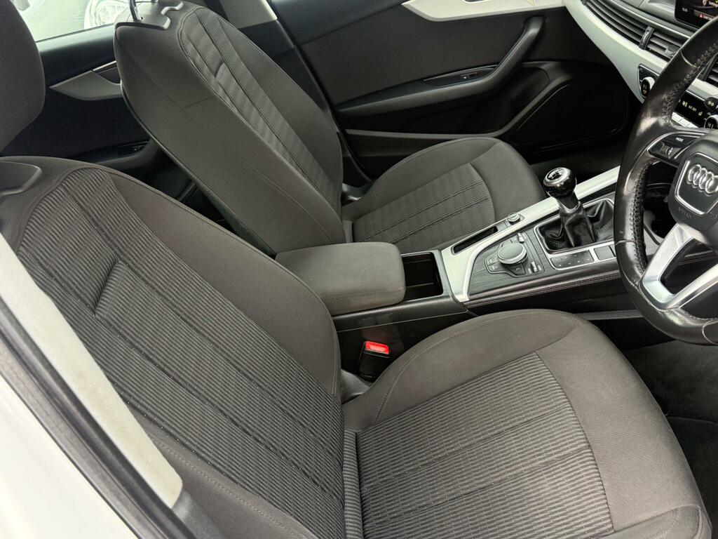 Audi A4 Avant 2L Sport Black #30