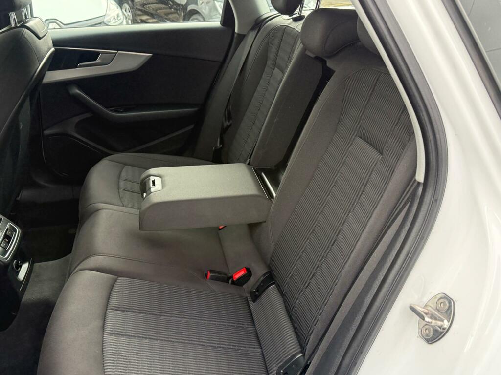 Audi A4 Avant 2L Sport Black #39