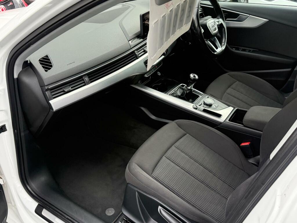 Audi A4 Avant 2L Sport Black #33
