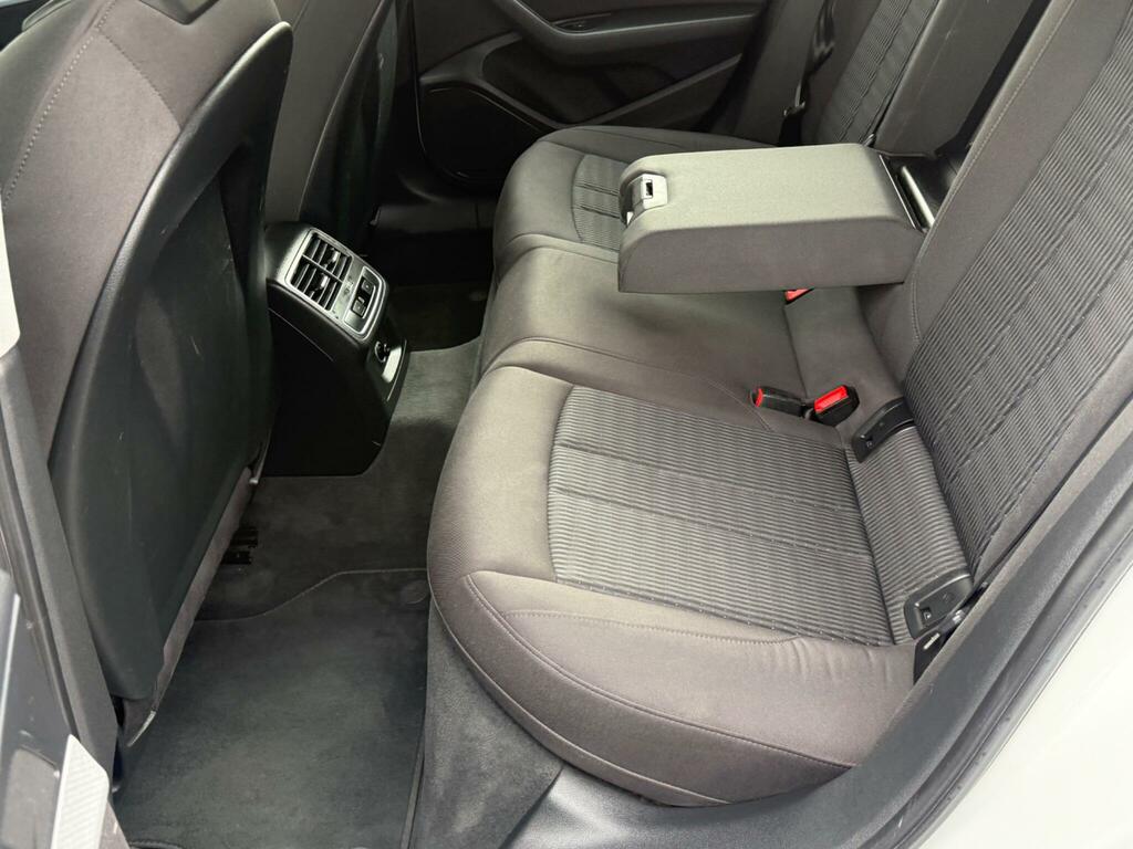 Audi A4 Avant 2L Sport Black #37
