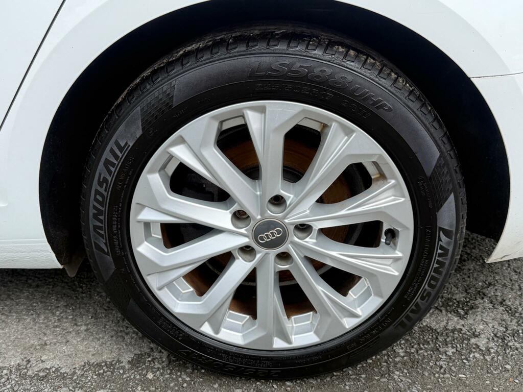 Audi A4 Avant 2L Sport Black #13
