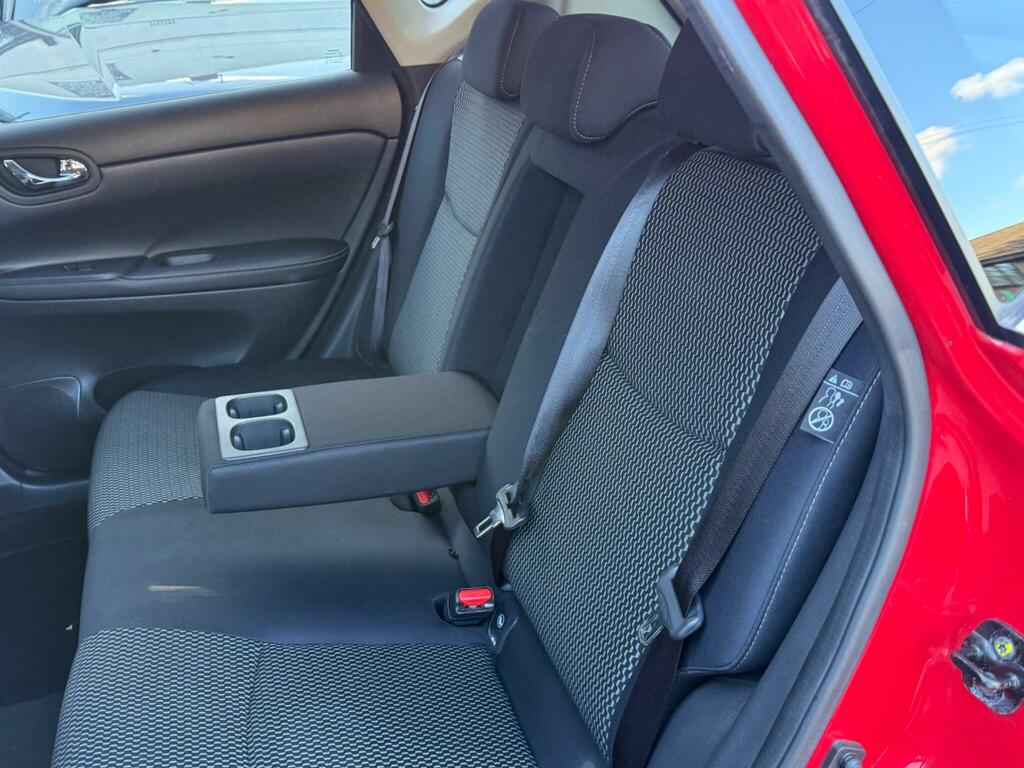 Nissan Pulsar Hatchback Red #16