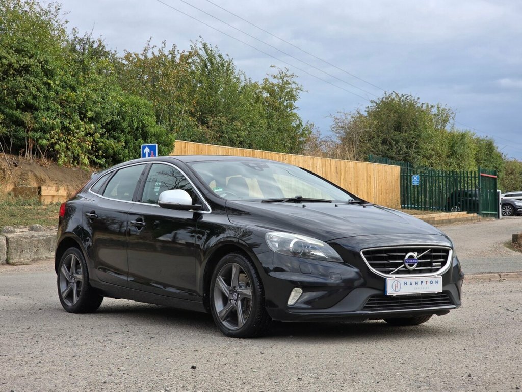 Volvo V40 R-design Lux Nav NA64HFV Black