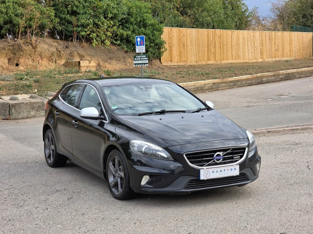 Volvo V40 R-design Lux Nav NA64HFV Black #2