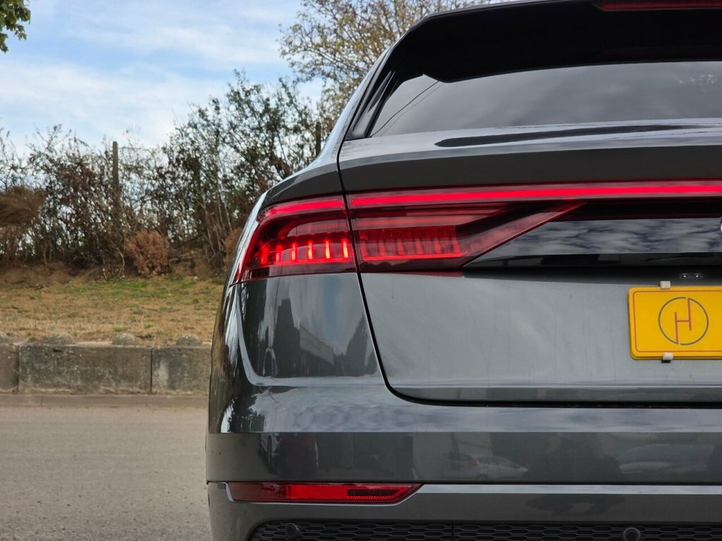 Audi Q8 3.0 Tdi Quattro S Line Mhev 282 Bhp White #59