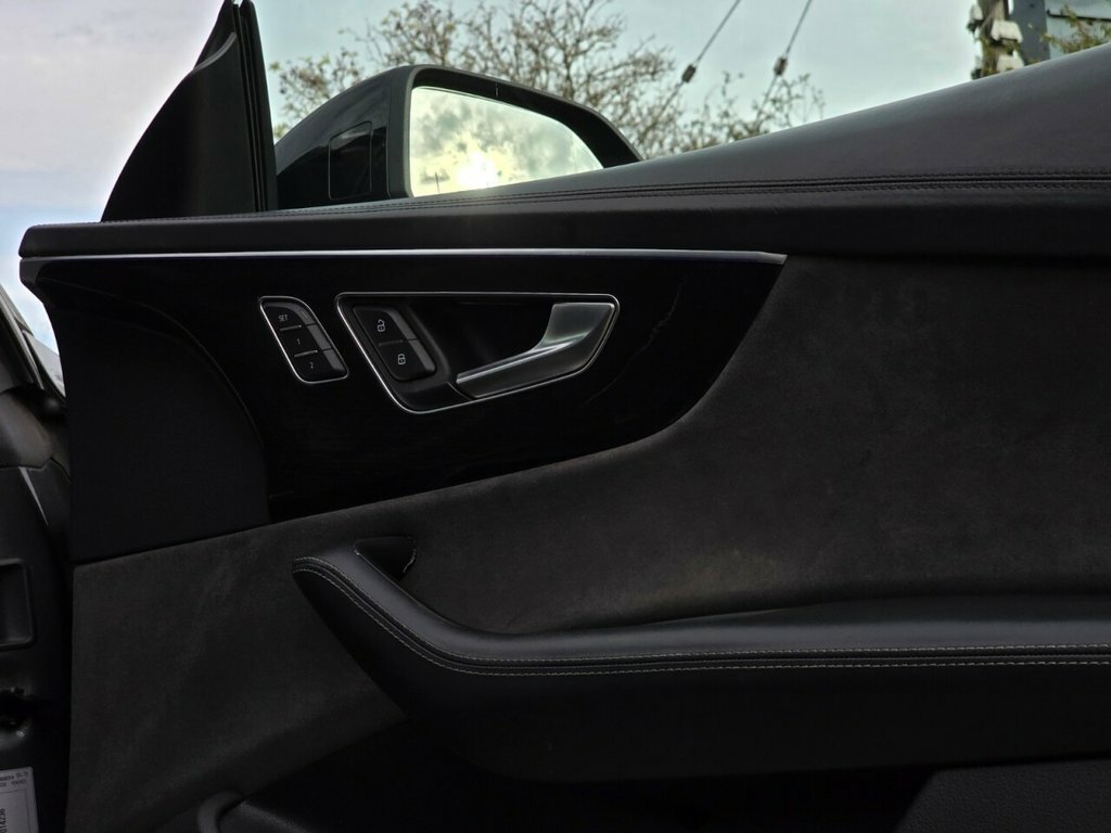 Audi Q8 3.0 Tdi Quattro S Line Mhev 282 Bhp White #48