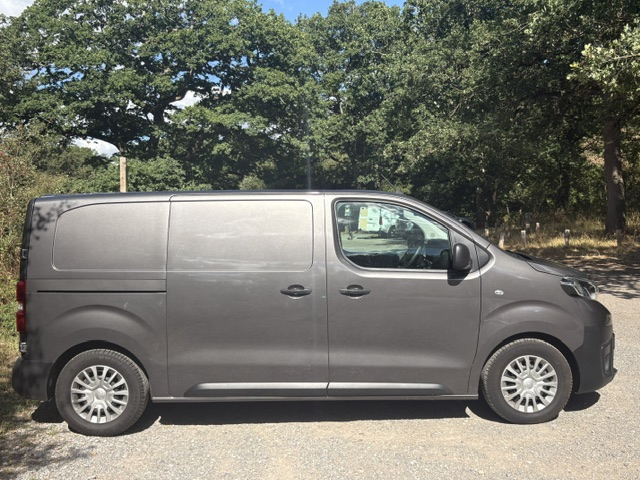 Toyota PROACE --