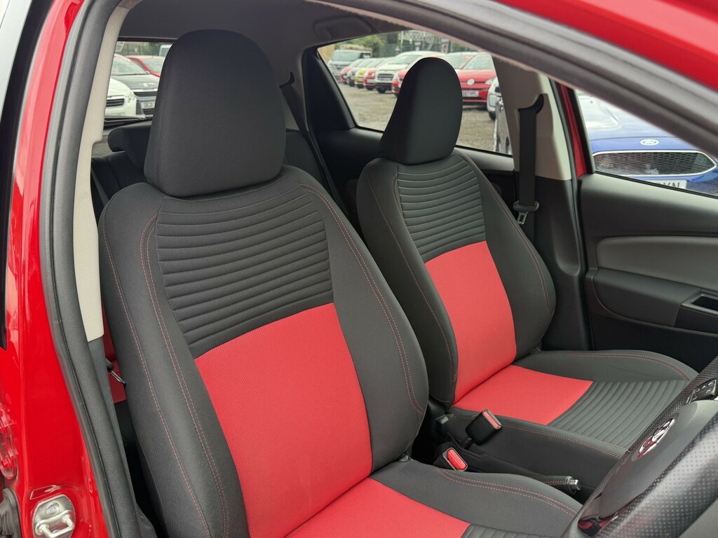 Toyota Yaris 1.3 Dual Vvt-i Sport Red #6