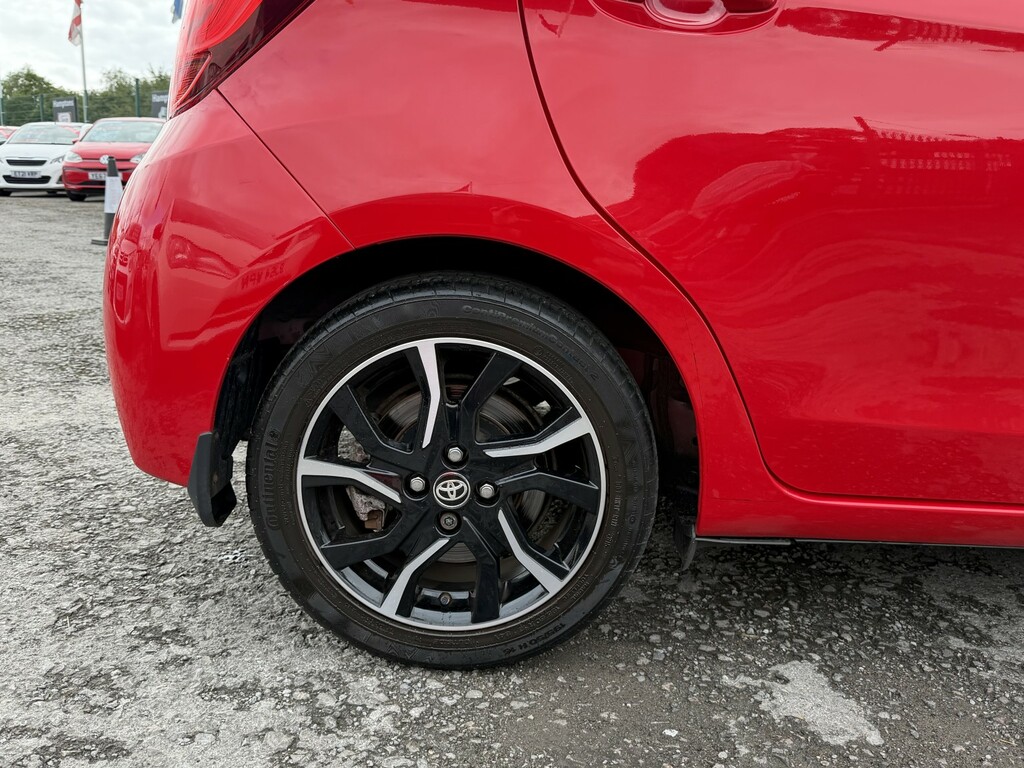 Toyota Yaris 1.3 Dual Vvt-i Sport Red #2