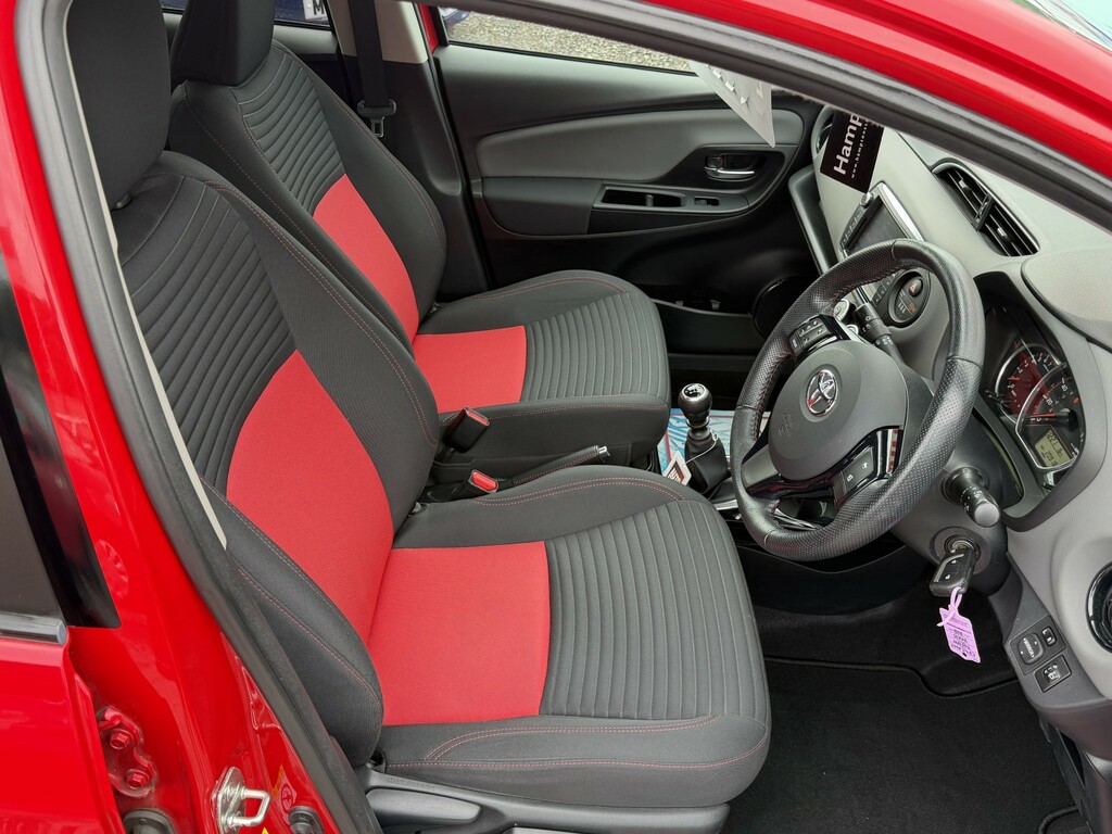 Toyota Yaris 1.3 Dual Vvt-i Sport Red #5