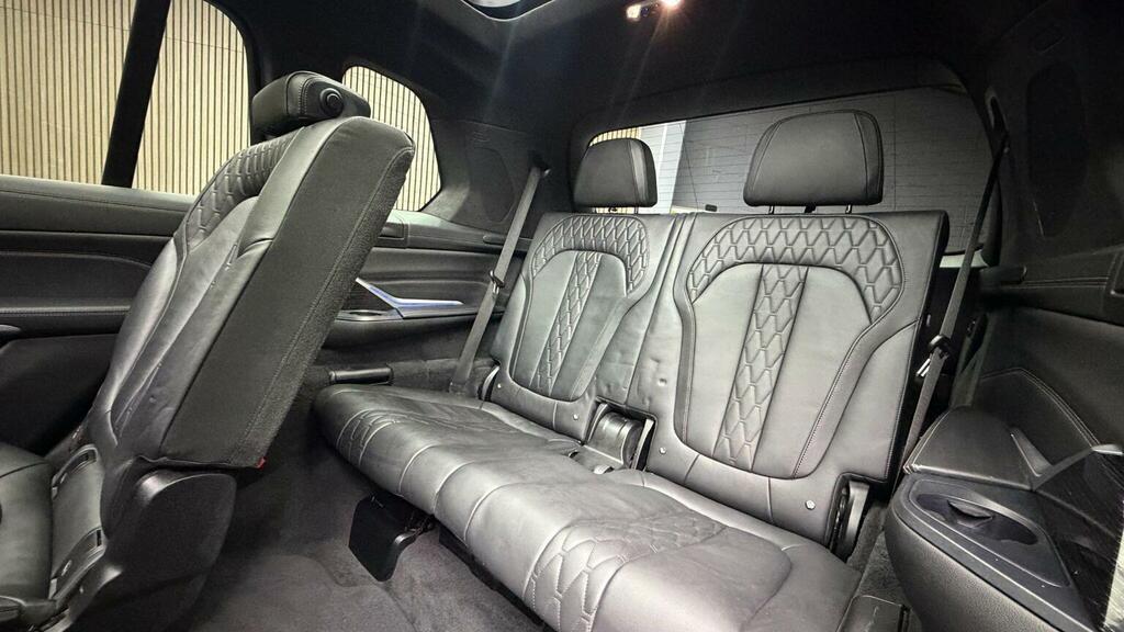 BMW X7 M Sport Black #14
