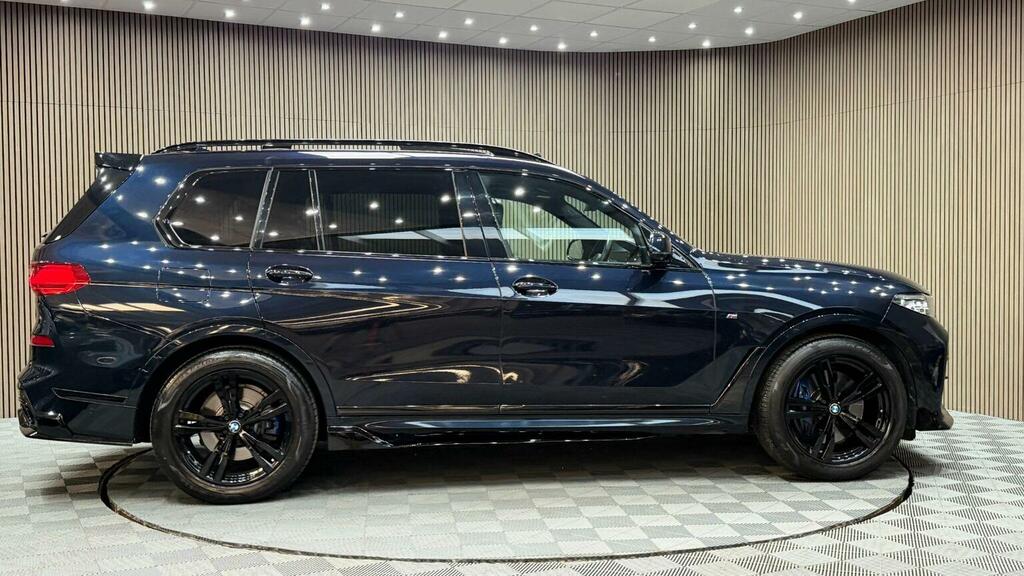 BMW X7 M Sport Black #42