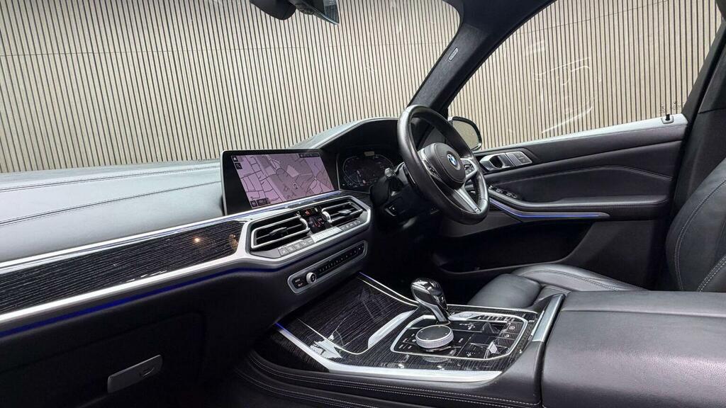 BMW X7 M Sport Black #7