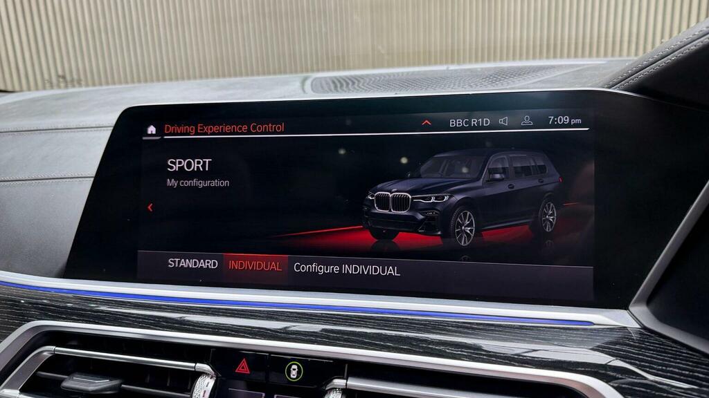 BMW X7 M Sport Black #33