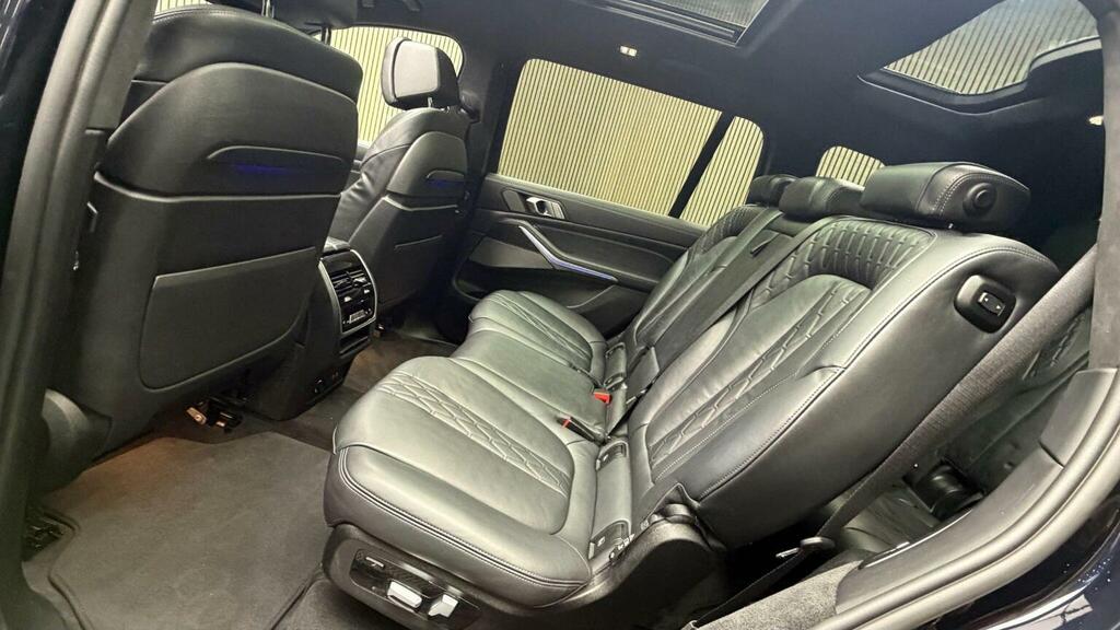 BMW X7 M Sport Black #8