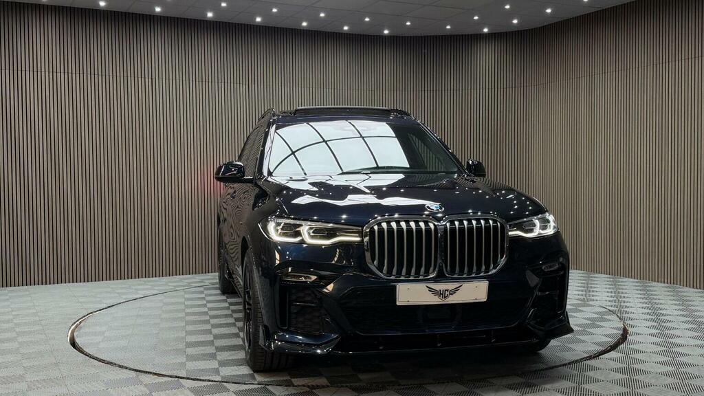 BMW X7 M Sport Black #36