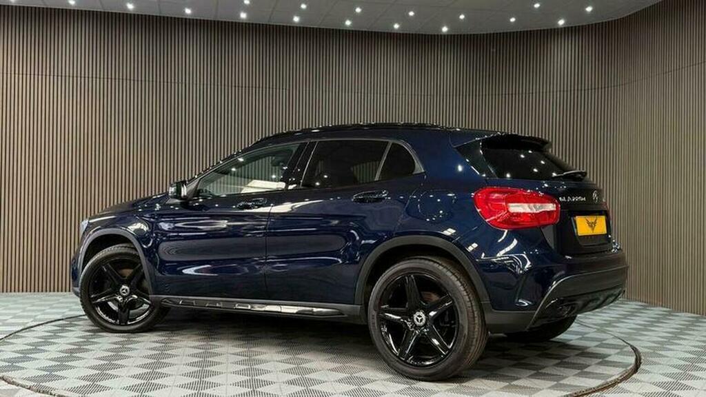 Mercedes-Benz GLA Class 2017 2.1 Gla 220 D 4Matic Amg Line Premium 174 Grey #2