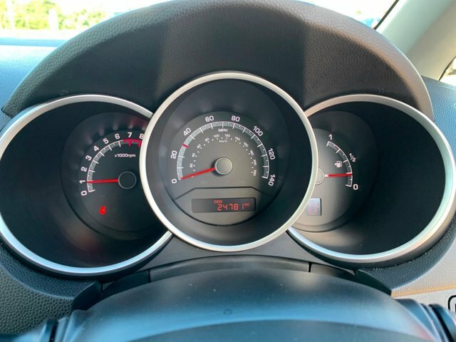Kia Venga 1.6 Crdi 4 Isg 114 Bhp Silver #4