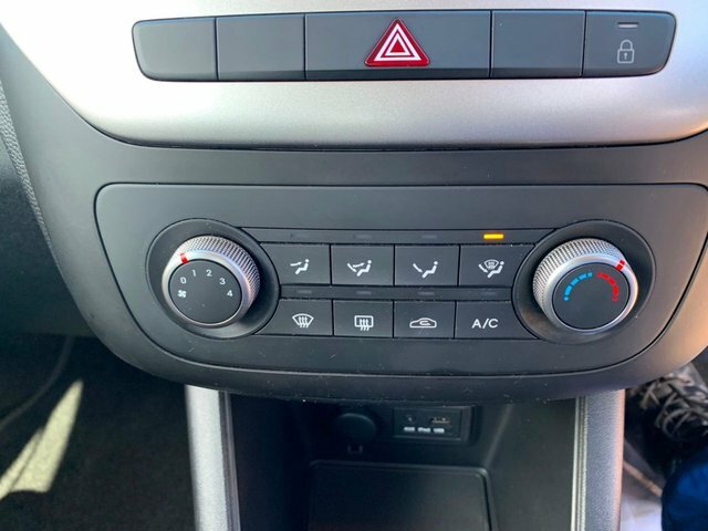 Kia Venga 1.6 Crdi 4 Isg 114 Bhp Silver #12