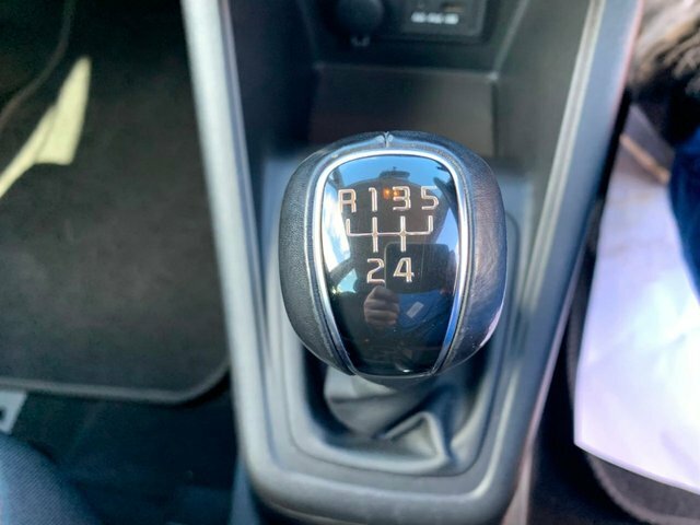 Kia Venga 1.6 Crdi 4 Isg 114 Bhp Silver #14
