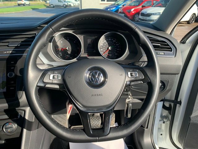 Volkswagen Tiguan Automatic White #12