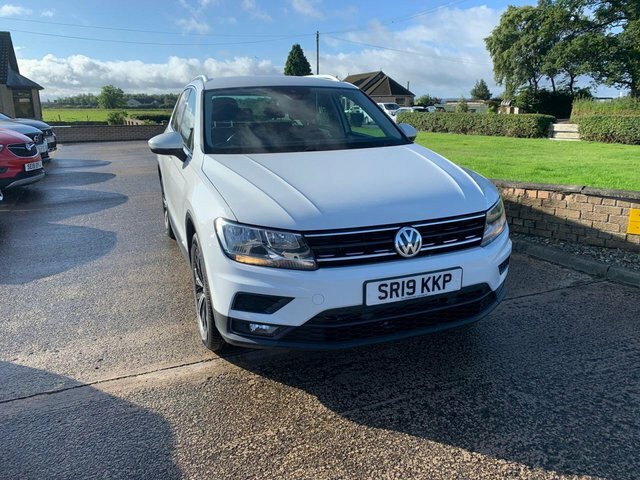 Volkswagen Tiguan 2.0 Tdi Se Navigation Suv Dsg 4Motion E White #2