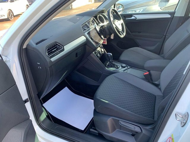 Volkswagen Tiguan Automatic White #9