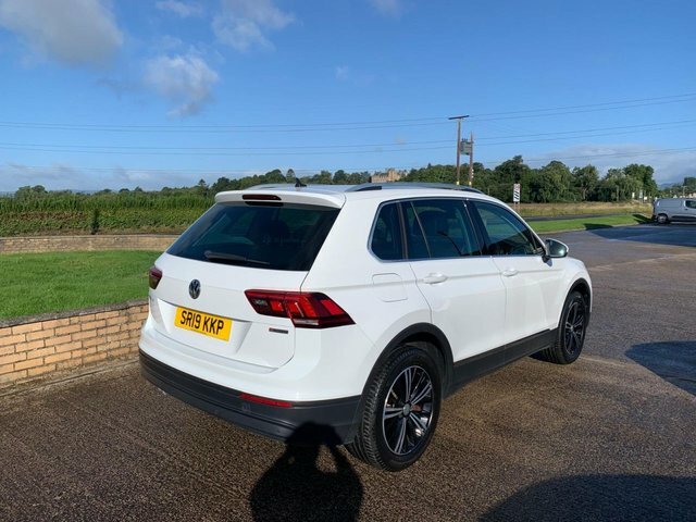 Volkswagen Tiguan 2.0 Tdi Se Navigation Suv Dsg 4Motion E White #3