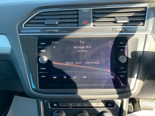 Volkswagen Tiguan Automatic White #13
