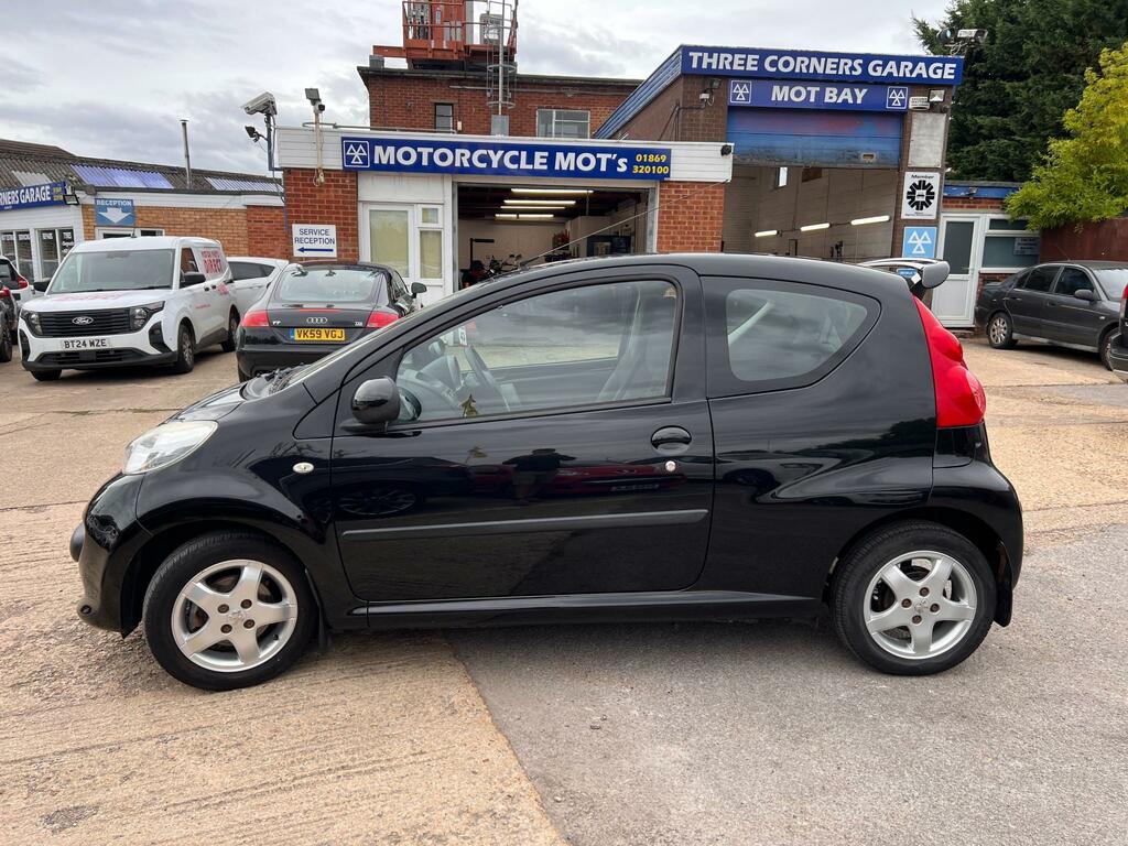Peugeot 107 Sport Black #4