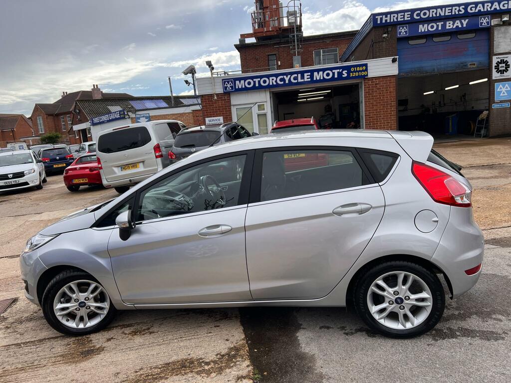 Ford Fiesta Zetec T Silver #4