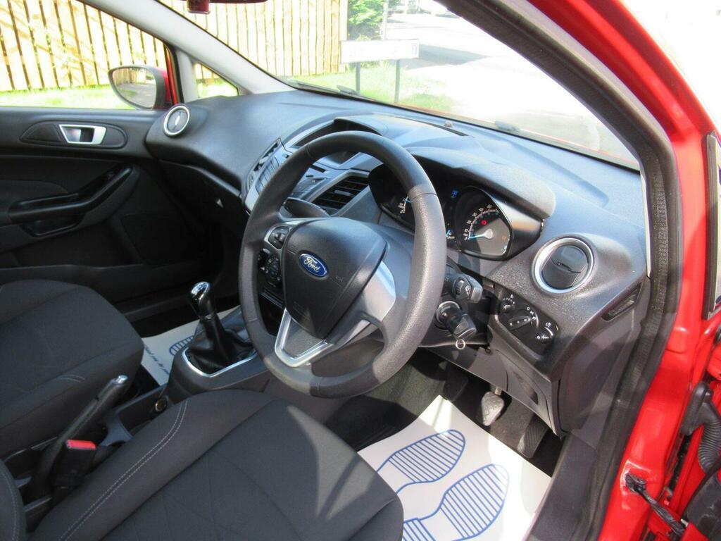 Ford Fiesta Zetec Silver #19