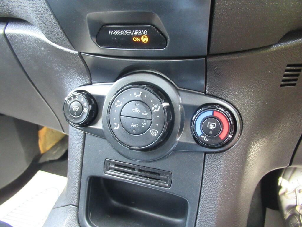 Ford Fiesta Zetec Silver #26
