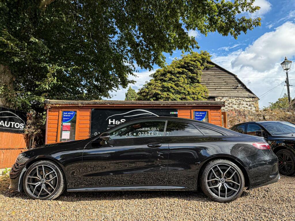 Mercedes-Benz E Class Estate Black #10
