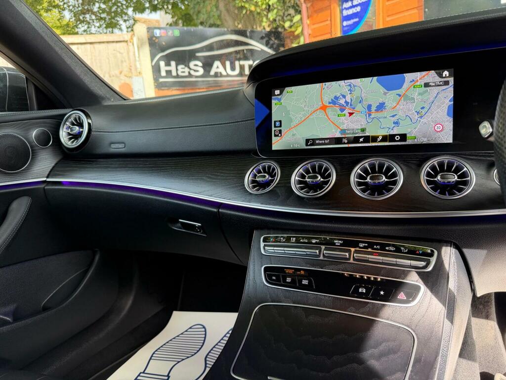 Mercedes-Benz E Class Estate Black #37