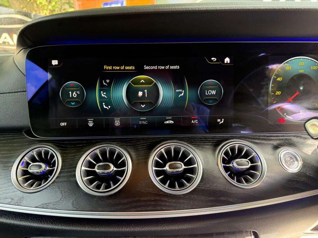 Mercedes-Benz E Class Estate Black #30