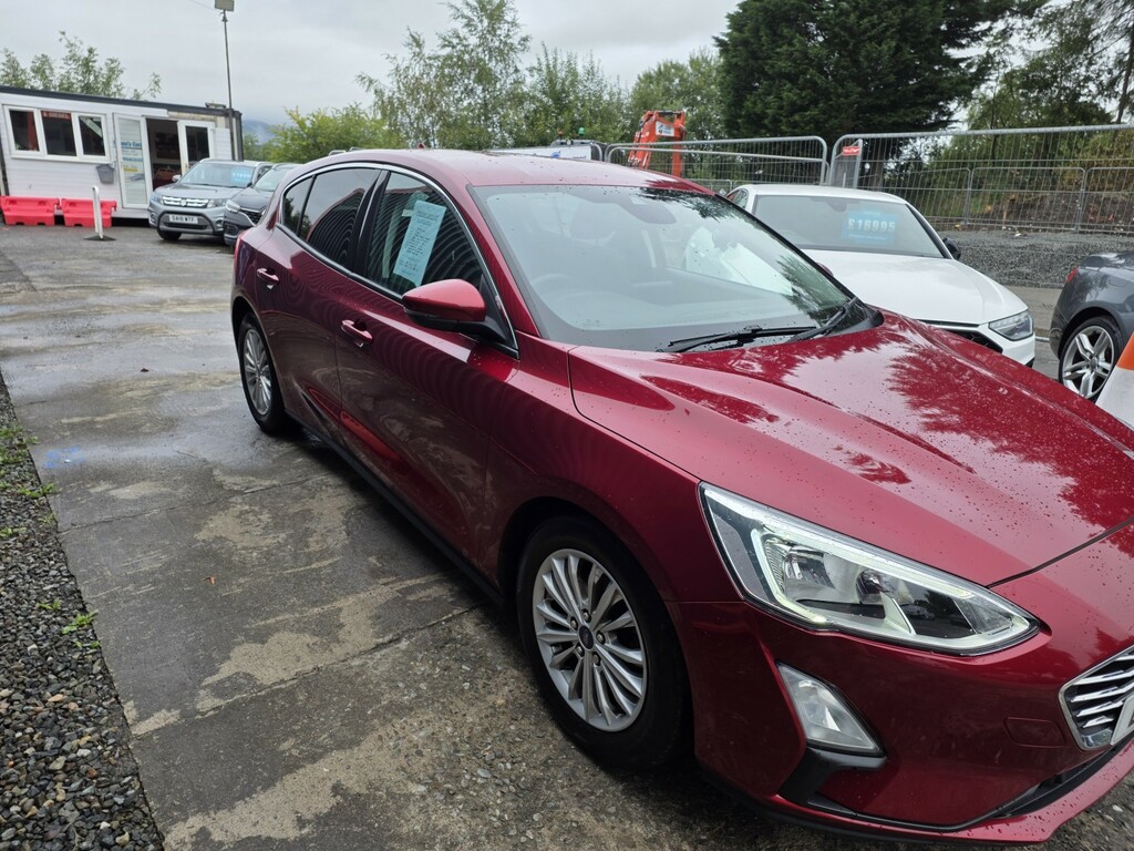 Ford Focus 1.0 T Ecoboost Titanium 2019 ET19UUB Red #4