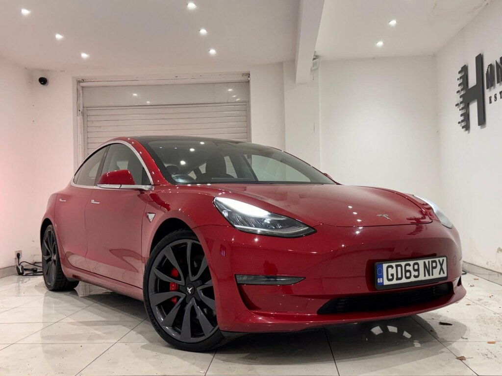 Tesla Model 3 Dual Motor Performance 4Wde Performanc Red