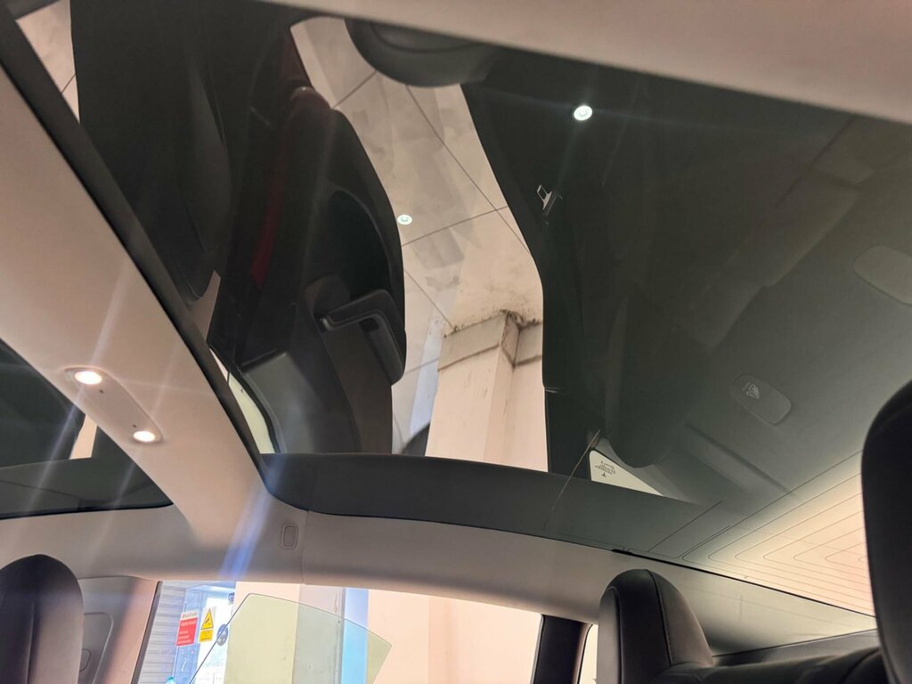 Tesla Model 3 Dual Motor Performance Saloon White #10