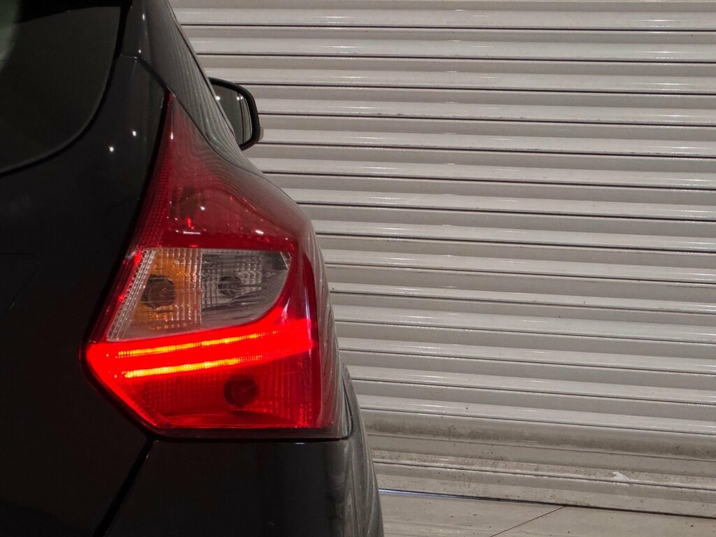 Ford Focus 1.6 Zetec 124 Bhp Grey #17