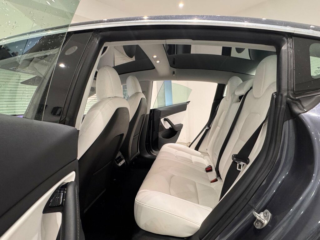 Tesla Model 3 Solddual Motor Long Range Saloon Blue #8