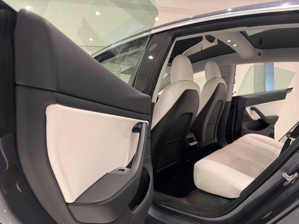 Tesla Model 3 Solddual Motor Long Range Saloon Blue #10