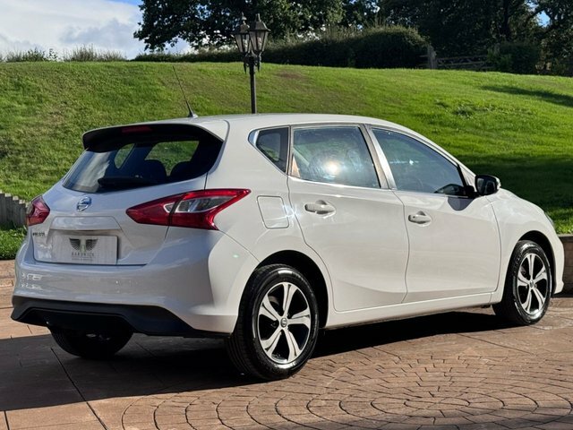 Nissan Pulsar 2017 1.2 Dig-t Acenta Hatchback White #5