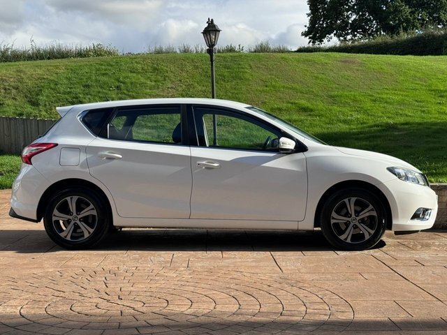 Nissan Pulsar 2017 1.2 Dig-t Acenta Hatchback White #3