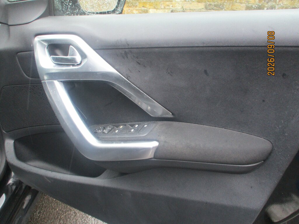 Peugeot 2008 Suv Black #10