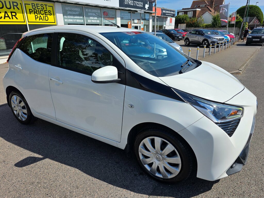 Toyota Aygo 1.0 Vvt-i X-play Hatchback Euro White